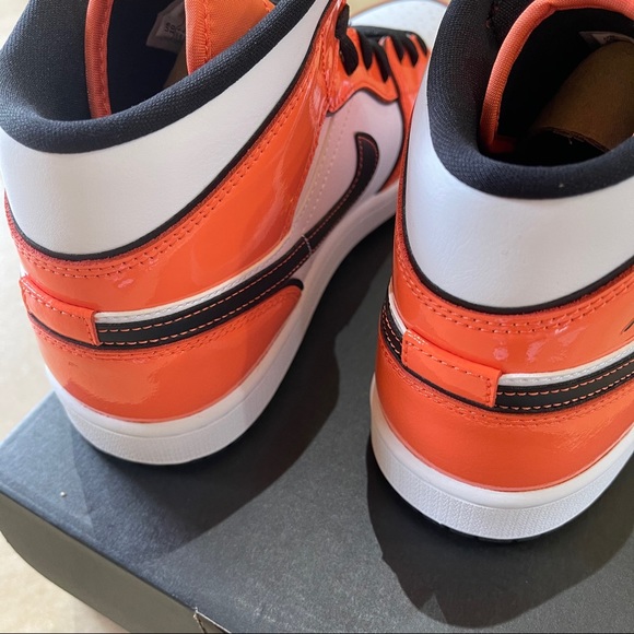 Air Jordan 1 Mid Men’s - Picture 8 of 8